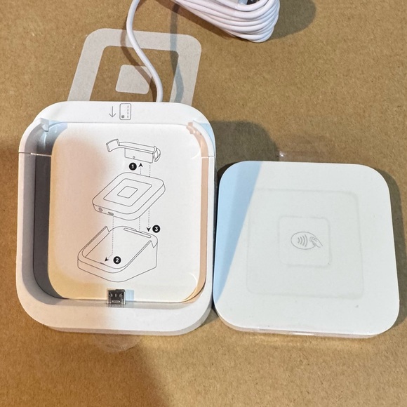 Square Contactless Card Reader and dock - Picture 2 of 8